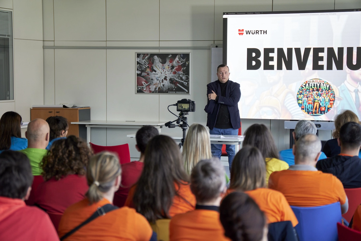 Apertura del Würth Safety Day con intervento introduttivo davanti a un pubblico di collaboratori
